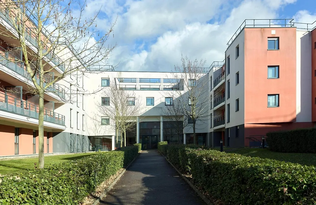 Appart'City Versailles Saint Cyr l'Ecole-1